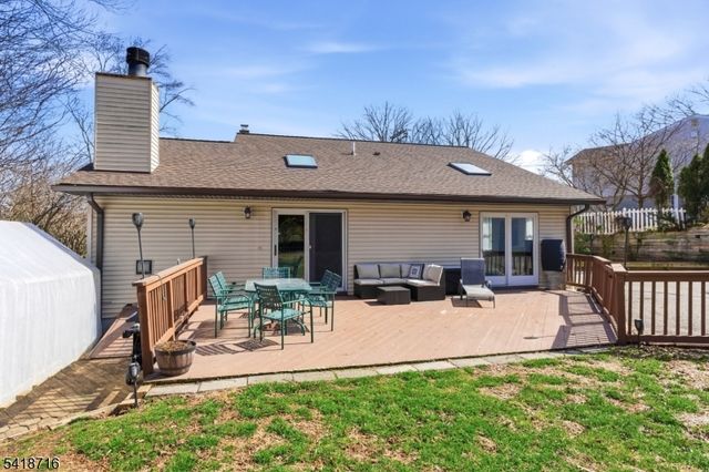 42 W Lake Shore Dr, Rockaway Twp., NJ 07866