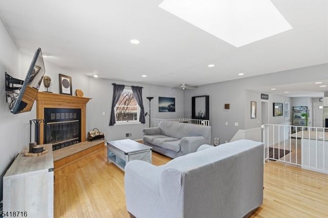 42 W Lake Shore Dr, Rockaway Twp., NJ 07866