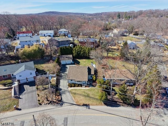 42 W Lake Shore Dr, Rockaway Twp., NJ 07866