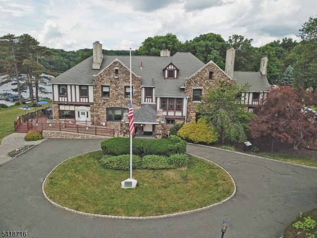 42 W Lake Shore Dr, Rockaway Twp., NJ 07866