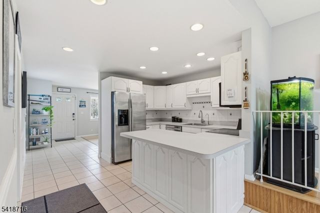 42 W Lake Shore Dr, Rockaway Twp., NJ 07866