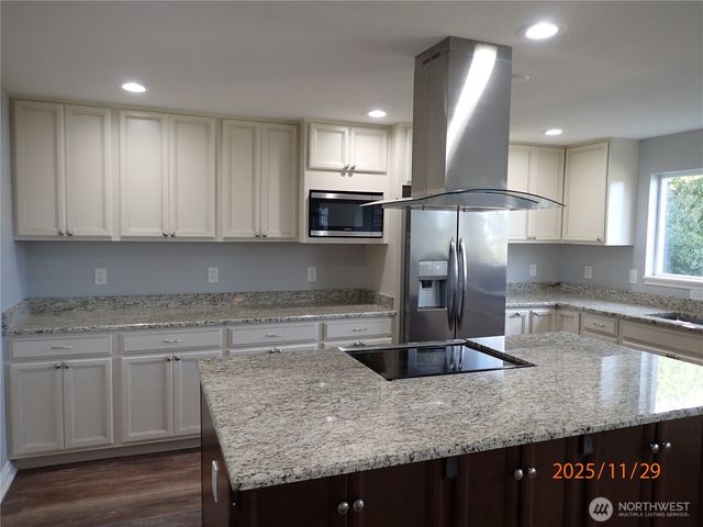 156 Sea Breeze Loop SE, Ocean Shores, WA 98569