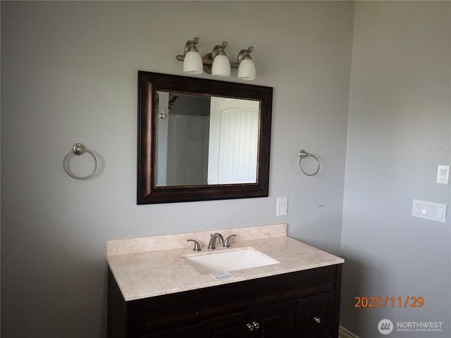 156 Sea Breeze Loop SE, Ocean Shores, WA 98569