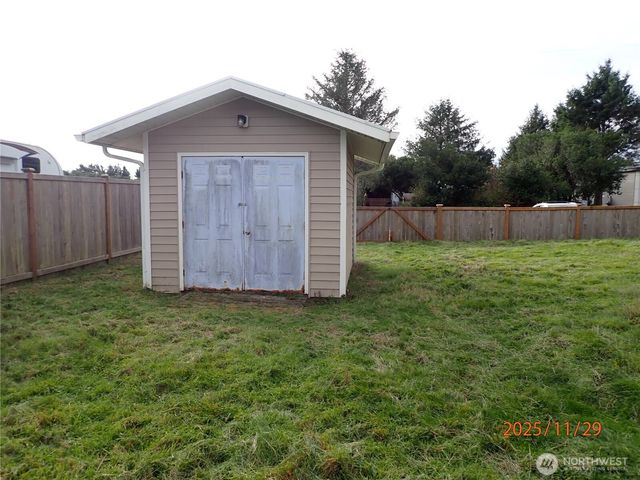 156 Sea Breeze Loop SE, Ocean Shores, WA 98569