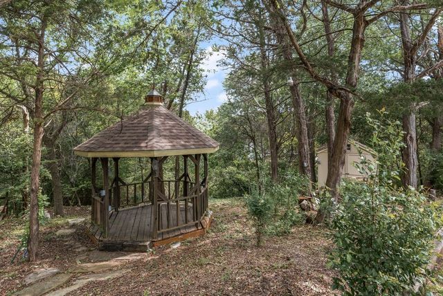 710 Bow Creek Court, Duncanville, TX 75116