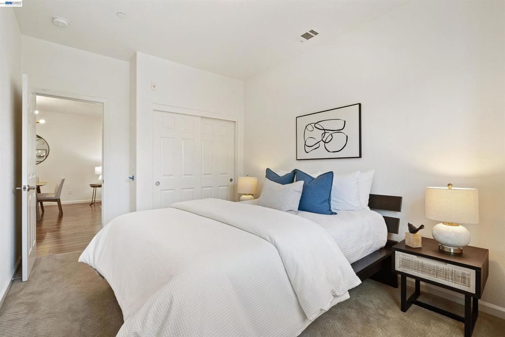 Image 18 of property listing at 238 Paso Roble Cmn, Fremont, CA 94539
