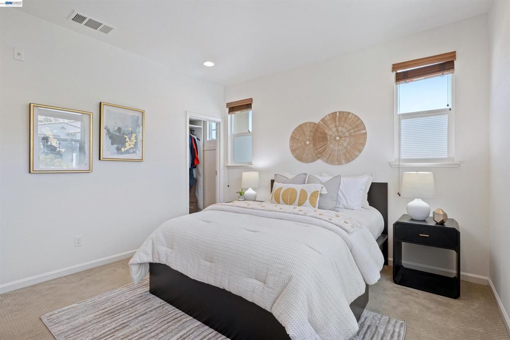 Image 20 of property listing at 238 Paso Roble Cmn, Fremont, CA 94539
