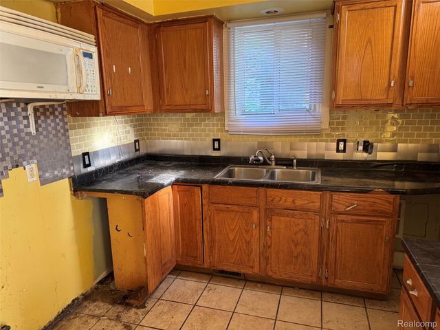 14618 Ashton Road, Detroit, MI 48223