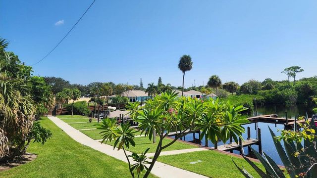 1551 NE 13th Terrace 15, Jensen Beach, FL 34957
