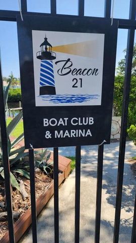 1551 NE 13th Terrace 15, Jensen Beach, FL 34957
