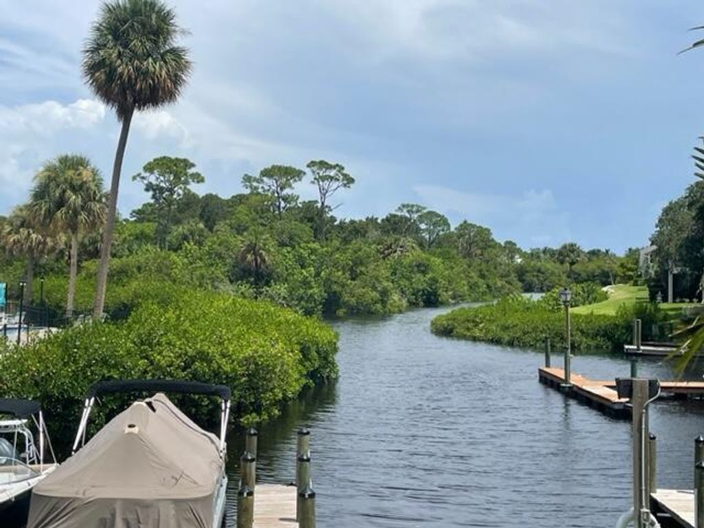 1551 NE 13th Terrace 15, Jensen Beach, FL 34957