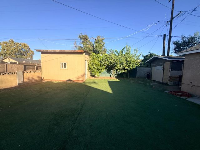 1017 S 8th Street, Fresno, CA 93702