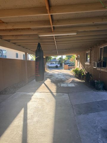 1017 S 8th Street, Fresno, CA 93702