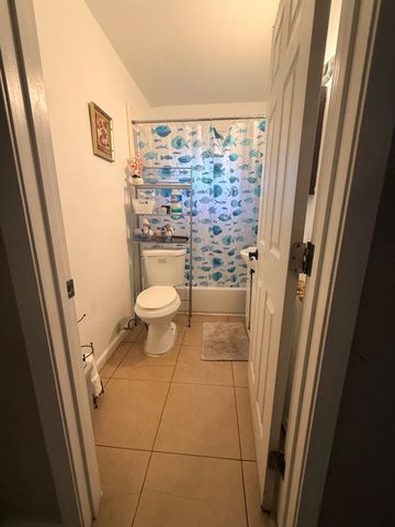1017 S 8th Street, Fresno, CA 93702