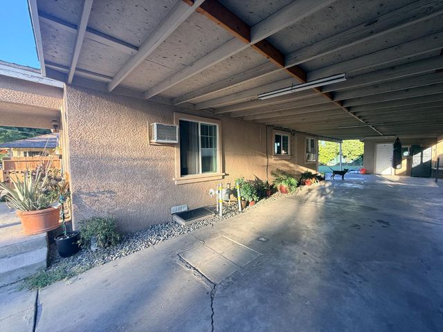 1017 S 8th Street, Fresno, CA 93702