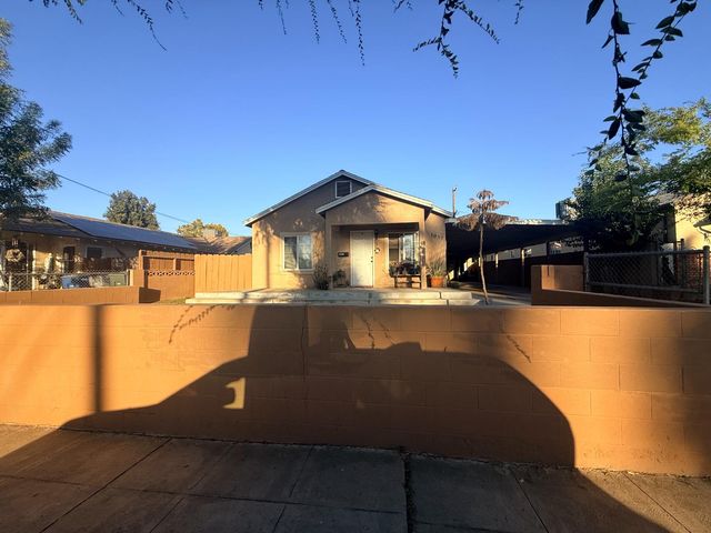 1017 S 8th Street, Fresno, CA 93702