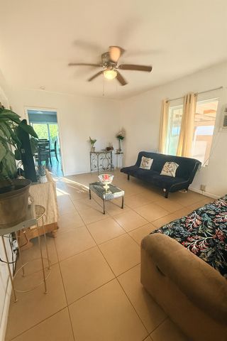 1017 S 8th Street, Fresno, CA 93702