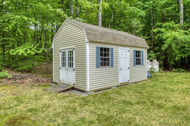 11 Brek Drive, Merrimack, NH 03054