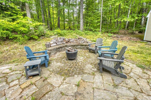 11 Brek Drive, Merrimack, NH 03054