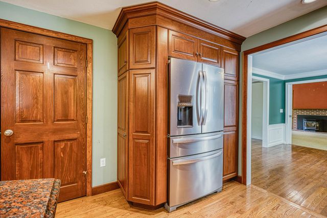 11 Brek Drive, Merrimack, NH 03054