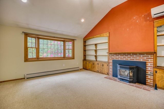 11 Brek Drive, Merrimack, NH 03054