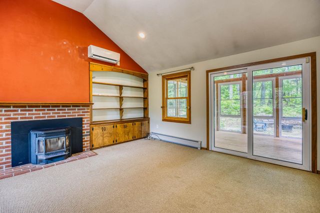 11 Brek Drive, Merrimack, NH 03054