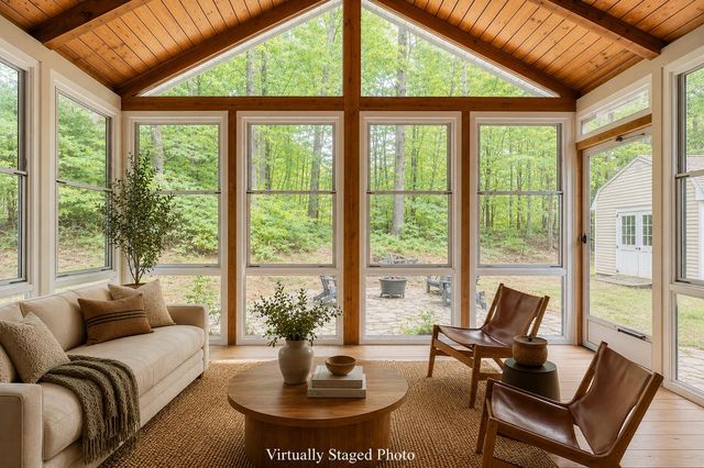 11 Brek Drive, Merrimack, NH 03054