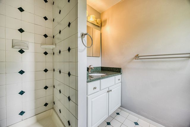 11 Brek Drive, Merrimack, NH 03054