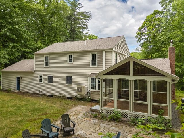 11 Brek Drive, Merrimack, NH 03054
