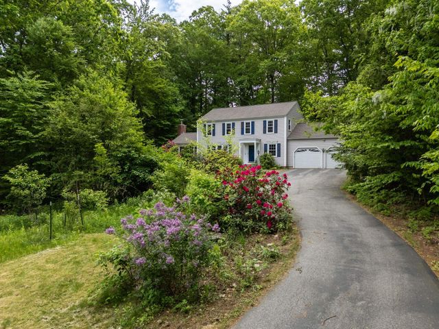 11 Brek Drive, Merrimack, NH 03054
