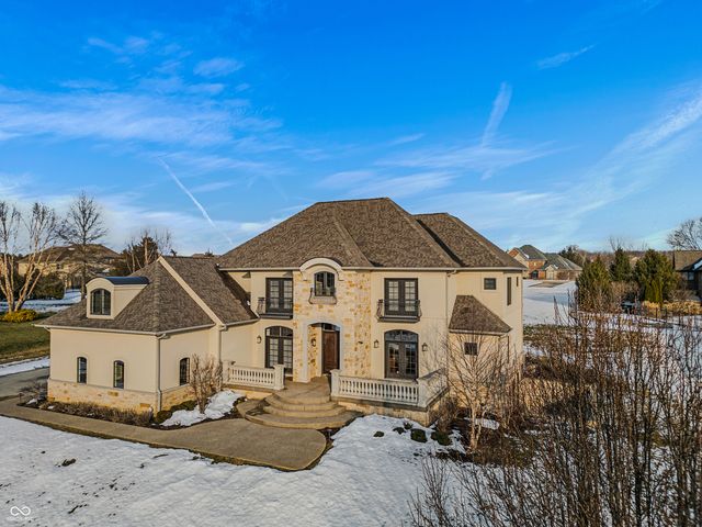 1023 Westview Point Drive, Columbus, IN 47201