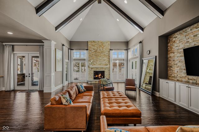 1023 Westview Point Drive, Columbus, IN 47201