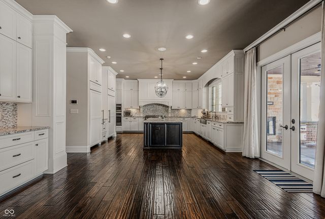 1023 Westview Point Drive, Columbus, IN 47201