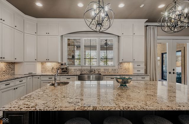 1023 Westview Point Drive, Columbus, IN 47201