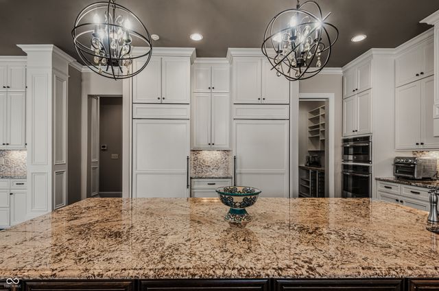 1023 Westview Point Drive, Columbus, IN 47201