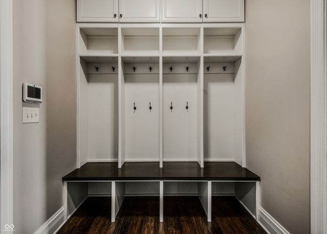 1023 Westview Point Drive, Columbus, IN 47201