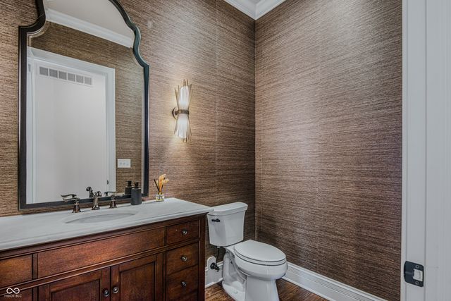 1023 Westview Point Drive, Columbus, IN 47201