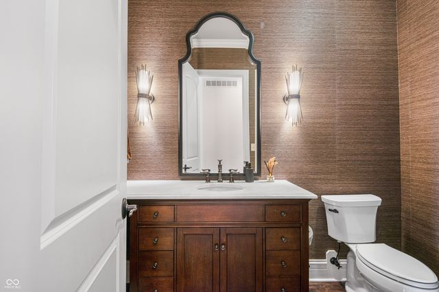 1023 Westview Point Drive, Columbus, IN 47201