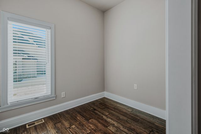 1023 Westview Point Drive, Columbus, IN 47201