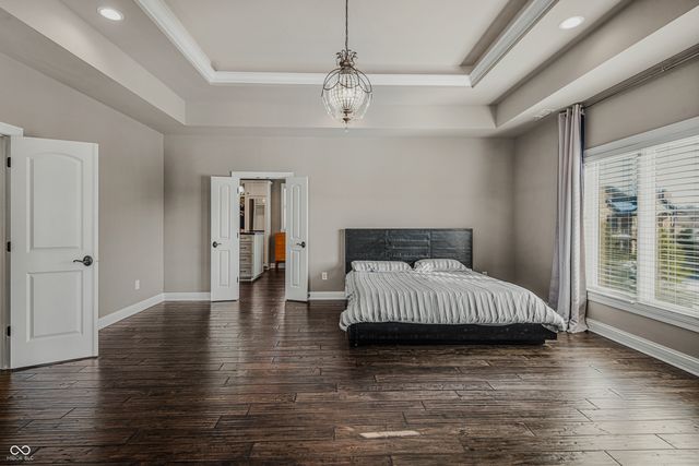 1023 Westview Point Drive, Columbus, IN 47201