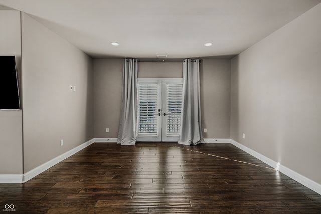 1023 Westview Point Drive, Columbus, IN 47201