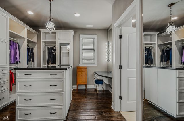 1023 Westview Point Drive, Columbus, IN 47201