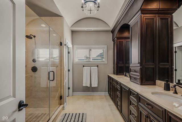 1023 Westview Point Drive, Columbus, IN 47201