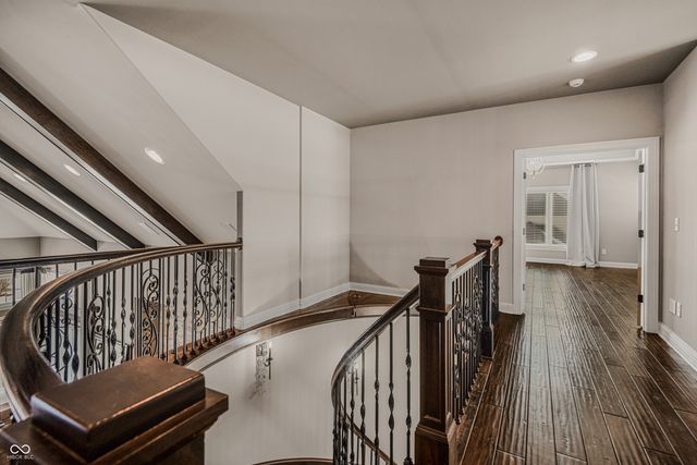 1023 Westview Point Drive, Columbus, IN 47201