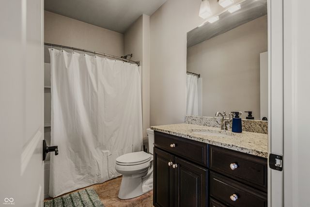 1023 Westview Point Drive, Columbus, IN 47201