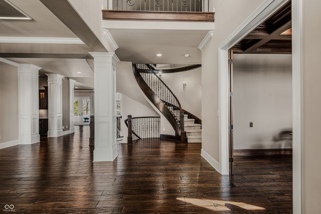 1023 Westview Point Drive, Columbus, IN 47201