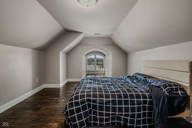 1023 Westview Point Drive, Columbus, IN 47201