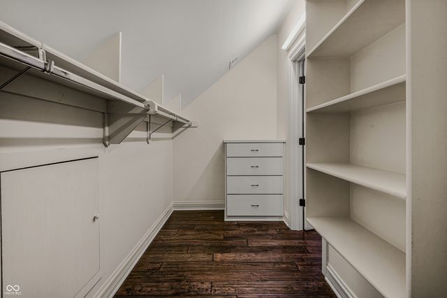 1023 Westview Point Drive, Columbus, IN 47201