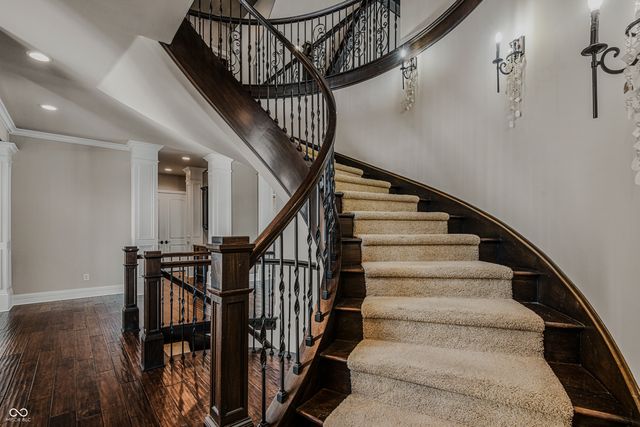 1023 Westview Point Drive, Columbus, IN 47201