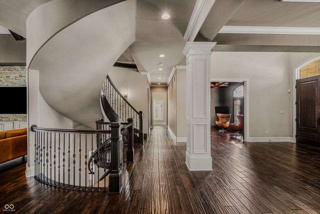 1023 Westview Point Drive, Columbus, IN 47201